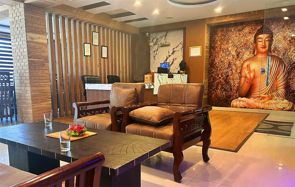 book hotels in dharamshala